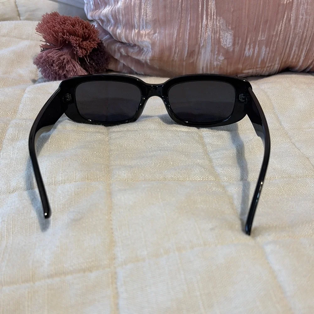 Black Rectangular Sunglasses - Picture 2 of 2